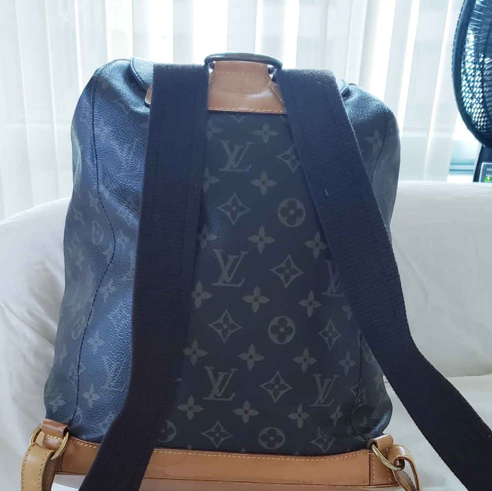 Louis Vuitton MONTSOURIS GM - Picture 3 of 15